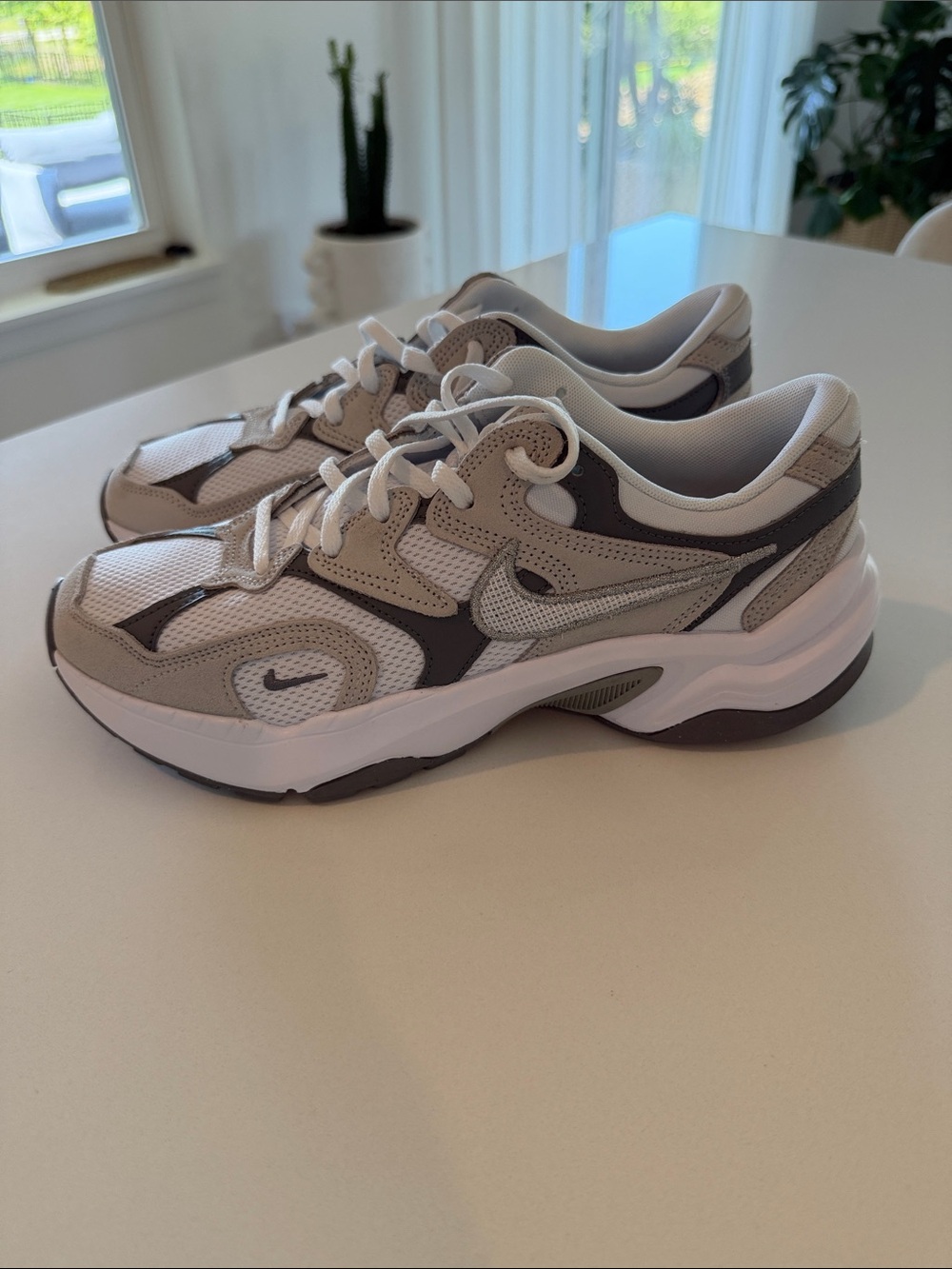 NWOT Nike Size 10
